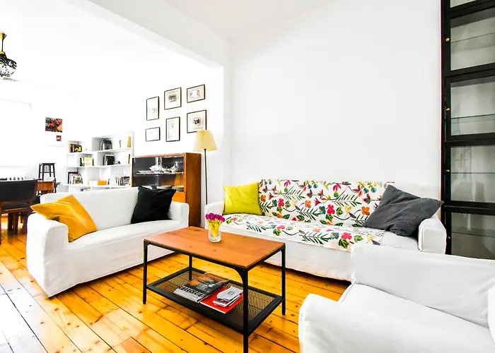 Prime Spot - 2Br -15Bth - Next To Nevsky Church
